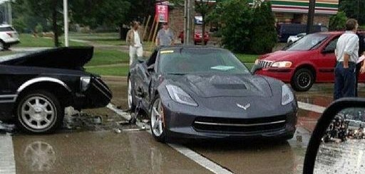 Corvette-Stingray-Crash-Michigan-512x245.jpg